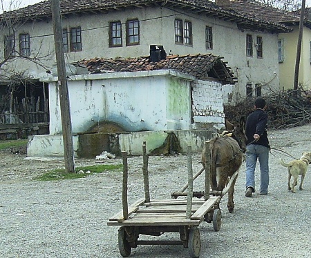 Orta Mahalle Cami Üstü Çeşmesi